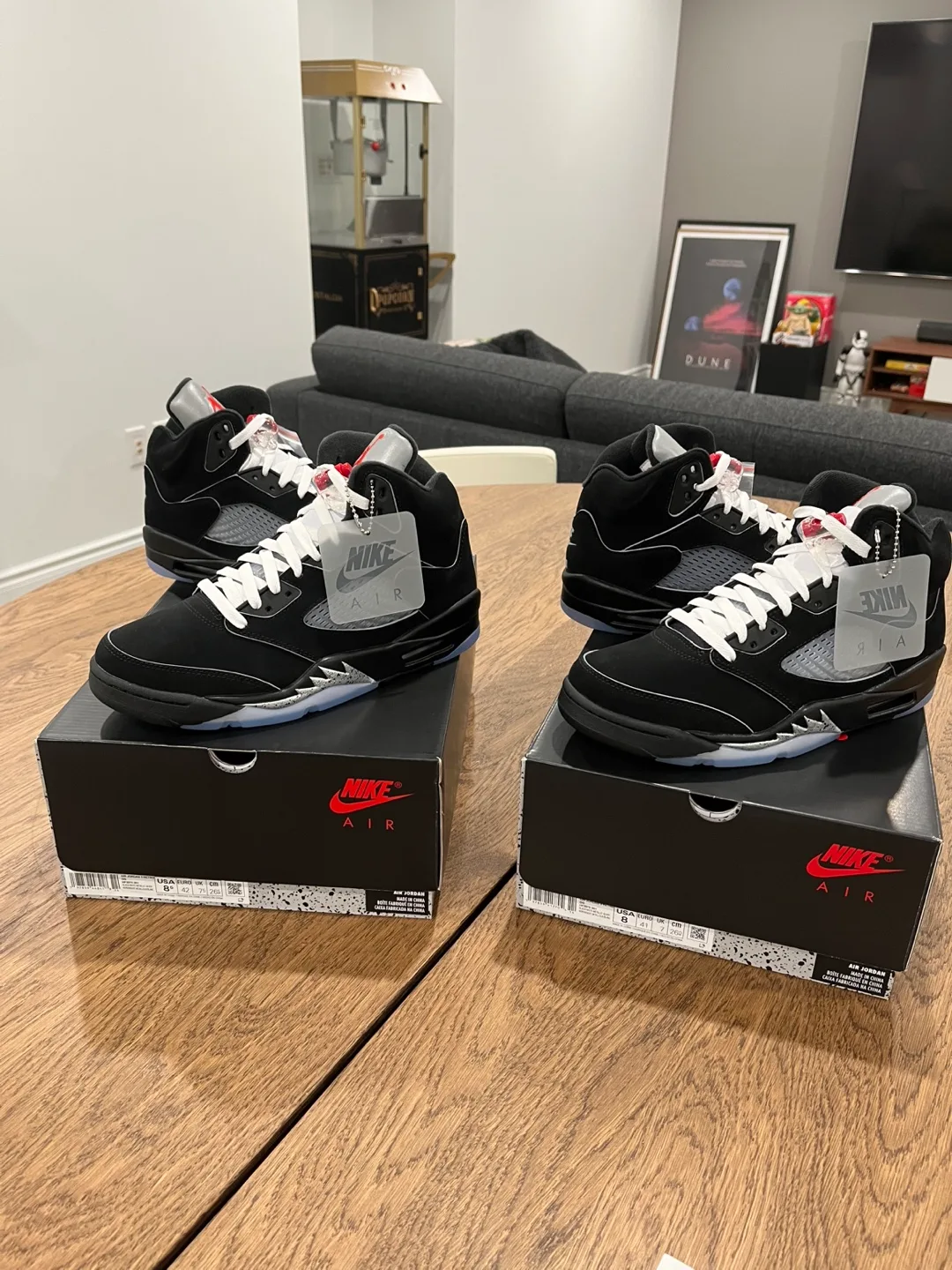 Jordan 5 Metallic Size 8 & 8.5 image indicator(2)