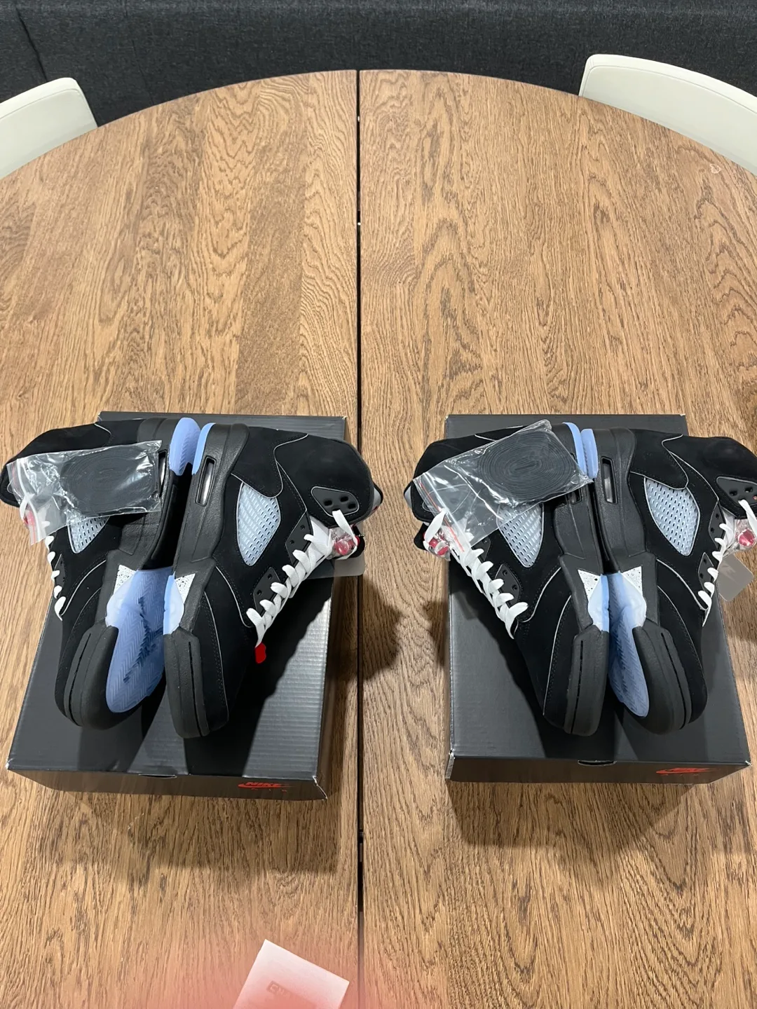 Jordan 5 Metallic Size 8 & 8.5 image indicator(3)