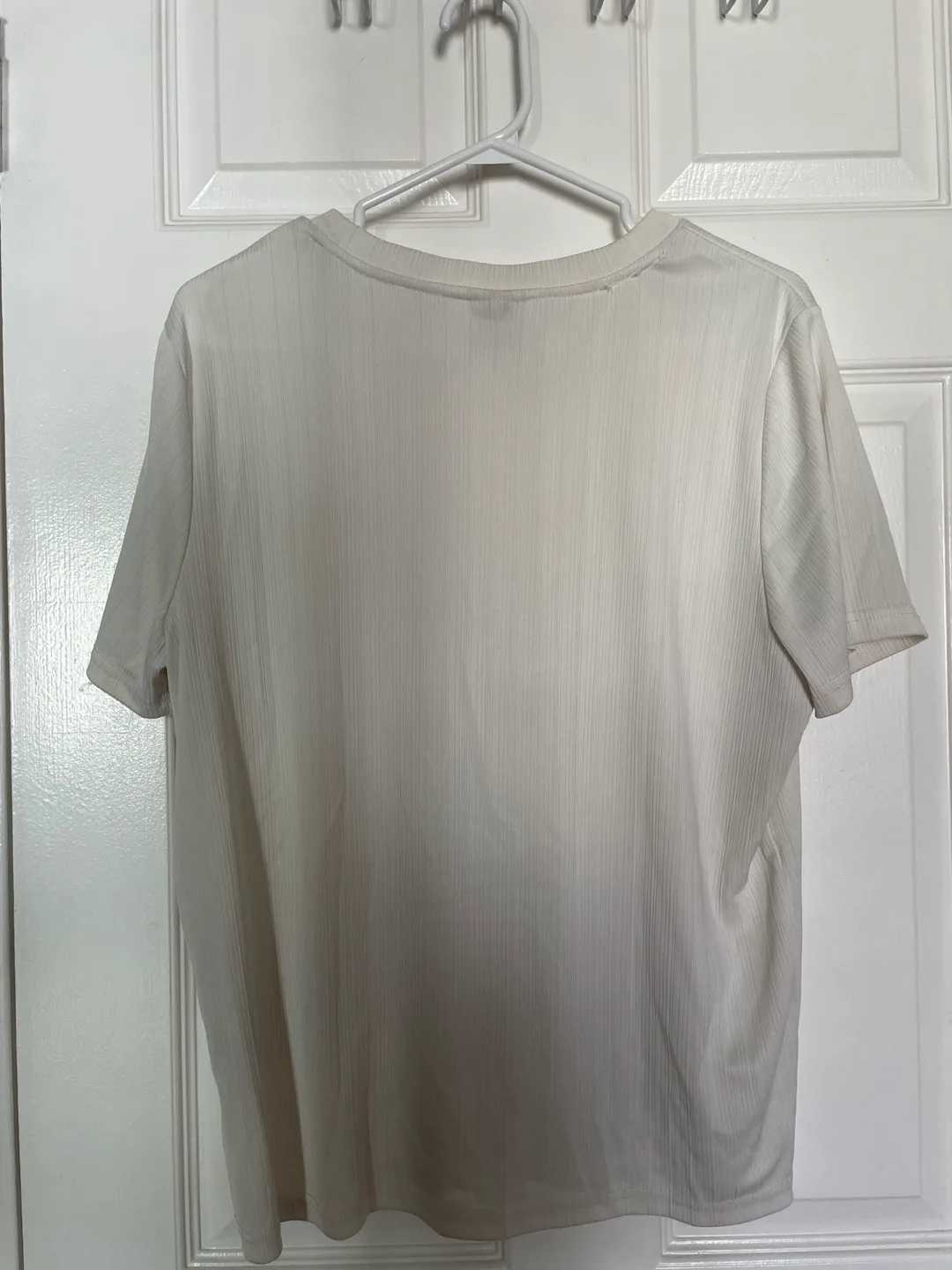 White ribbed t-shirt image indicator(2)