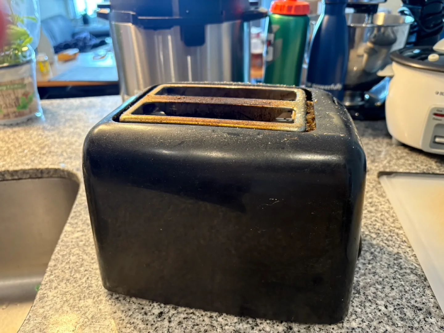 Free Toaster in good working condition image indicator(2)