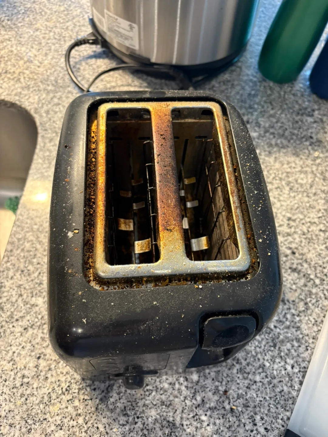 Free Toaster in good working condition image indicator(3)