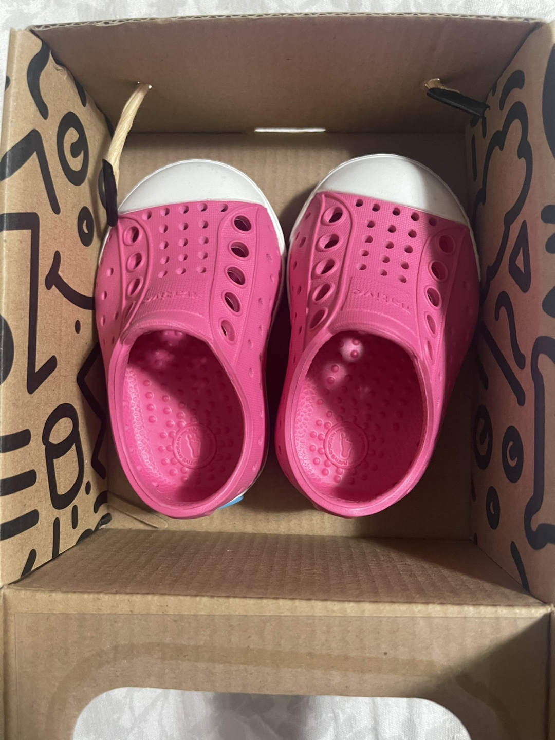 Native Jefferson Pink Kids Shoes Size 2