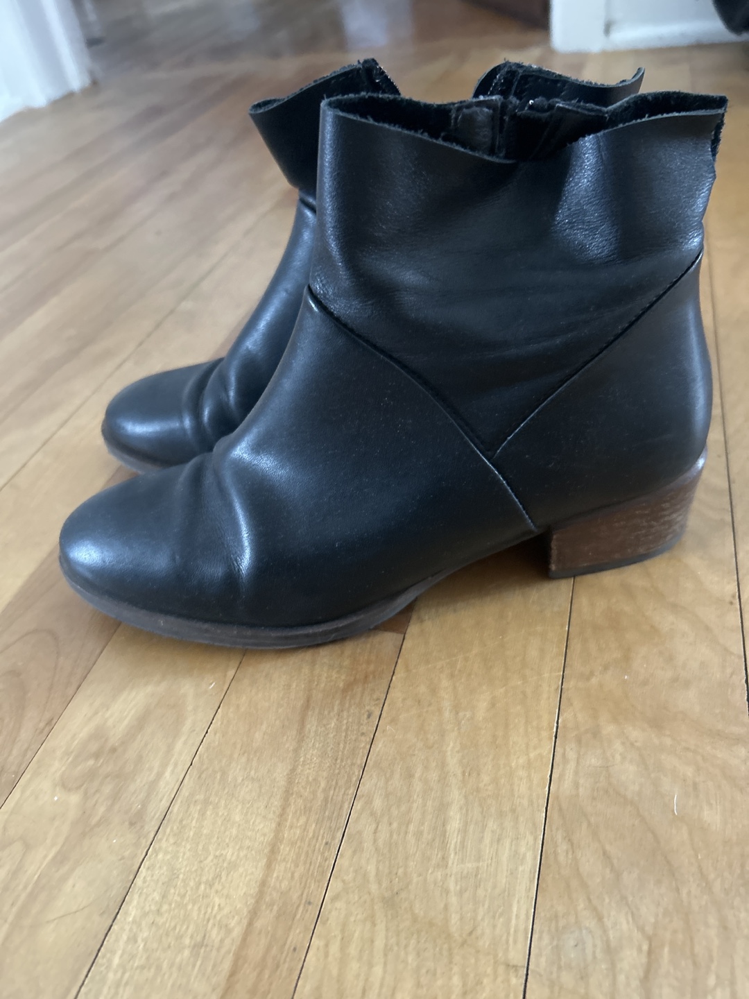Women's Black Leather Ankle Boots - photo 2