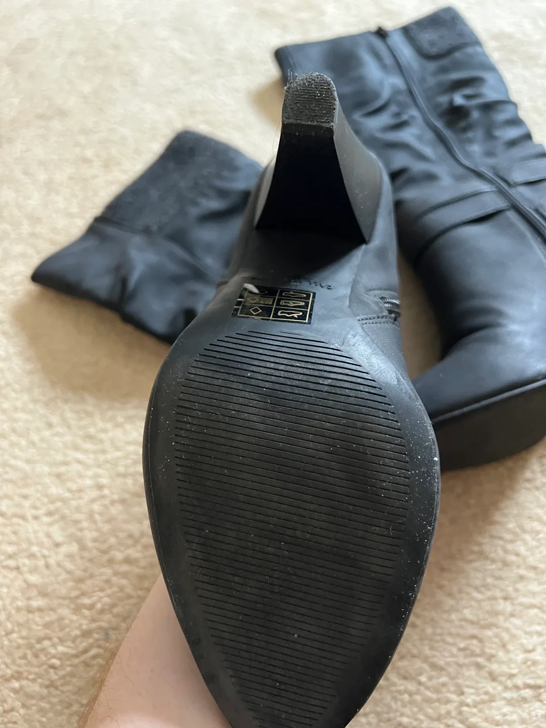 Women's Black Slouch Boots image indicator(3)