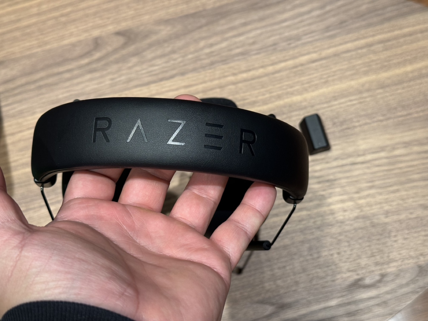 Razer BlackShark V2 Hyperspeed Wireless Gaming Headset - photo 5