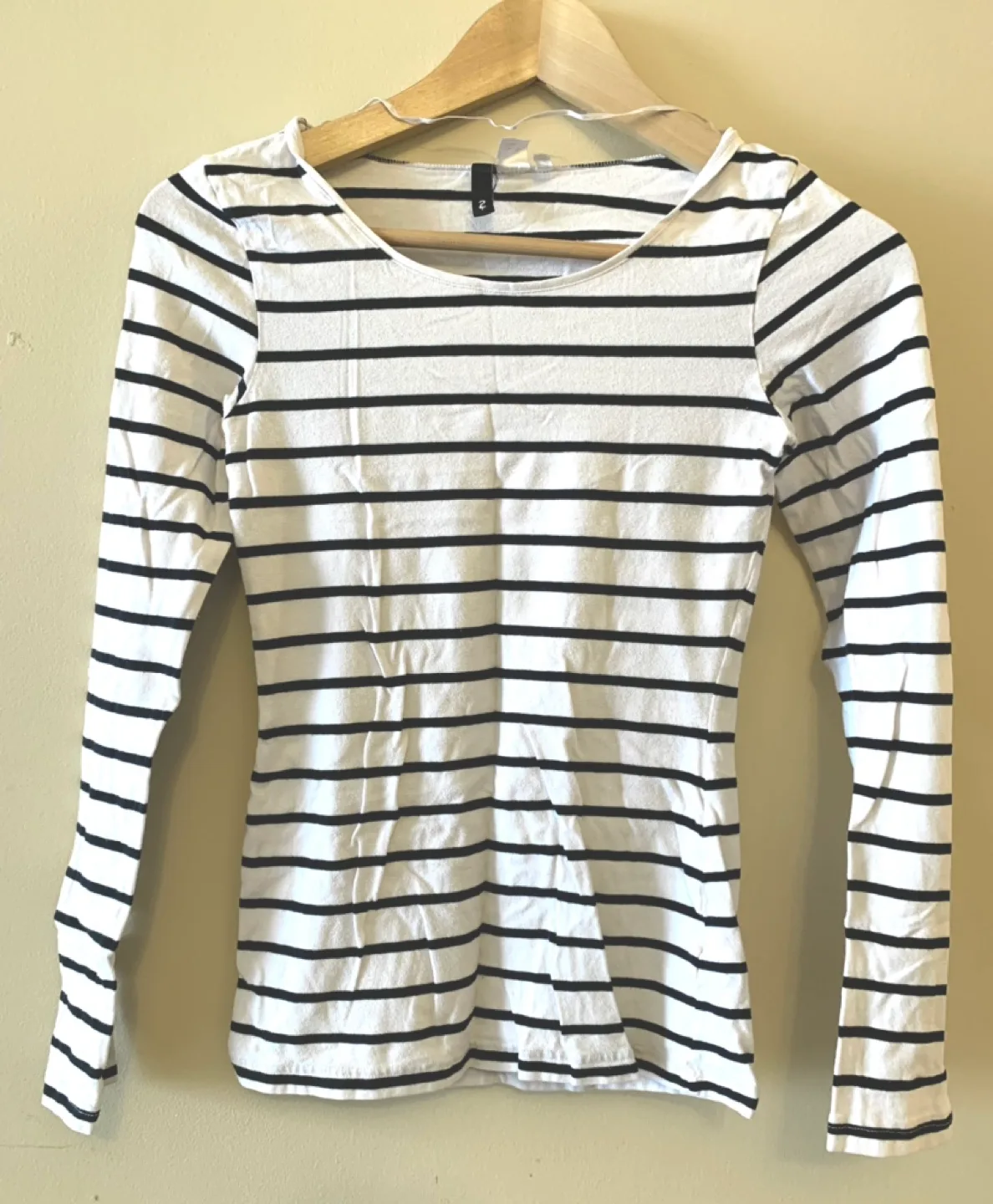 #freecycle  H&M Long Sleeve T Shirt thumbnail