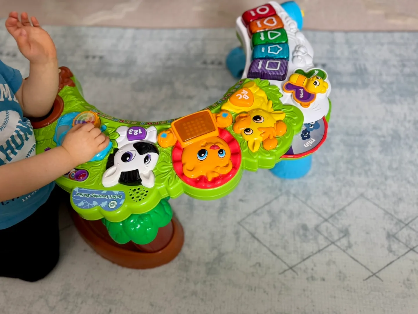 LeapFrog Safari Learn & Groove Activity Table image indicator(4)