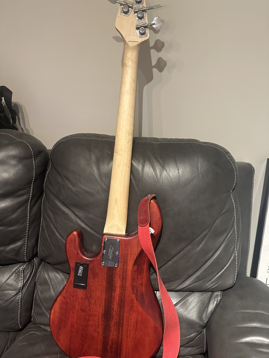 Stingray 5 string bass - photo 5
