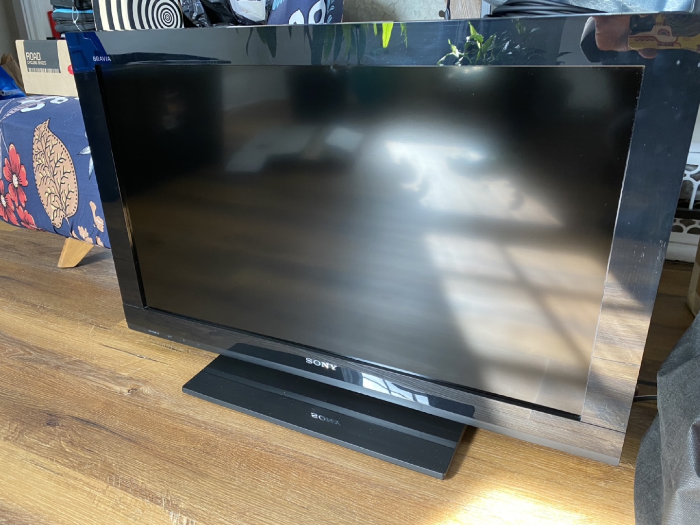 Sony Bravia KDL-32BX420 LCD TV