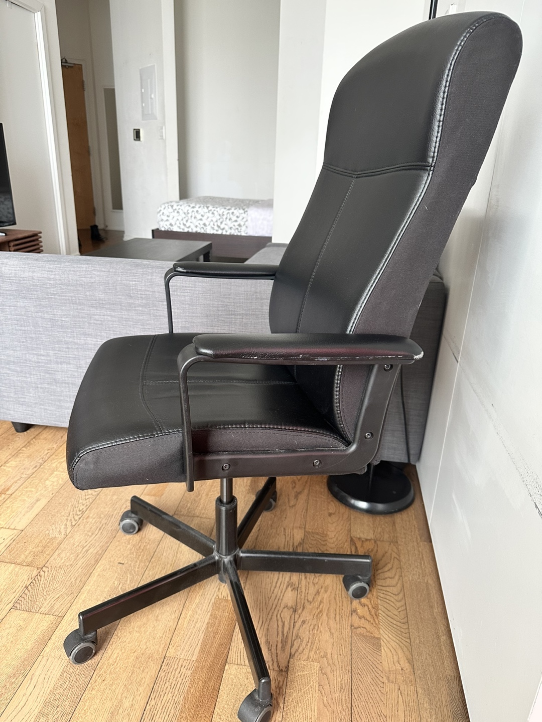 Black IKEA Office Chair - photo 2