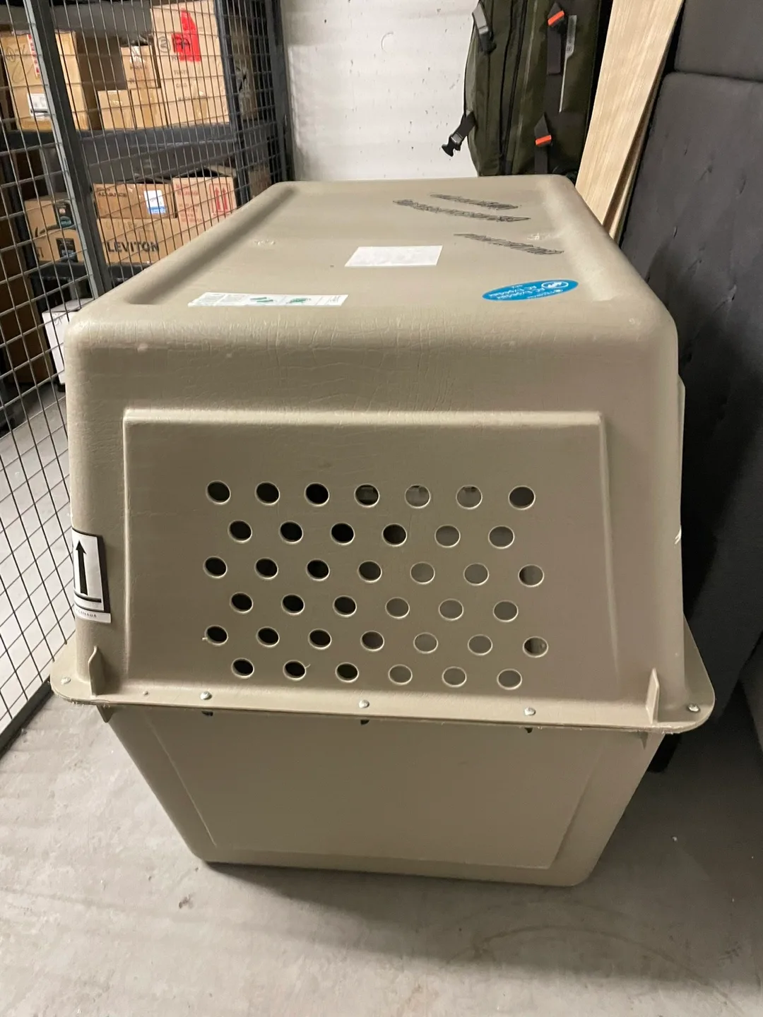 Large Dog Carrier/Kennel/Travel Crate:Airline Approved image indicator(3)