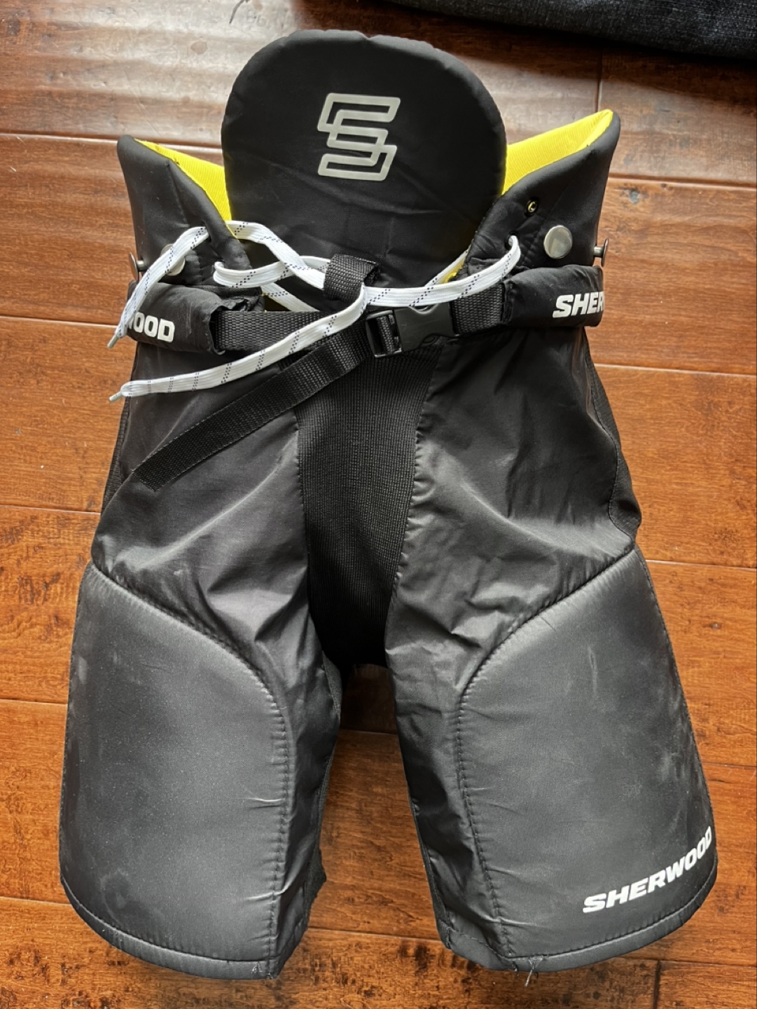 Sherwood Jr Hockey Pants - Size Medium - photo 2