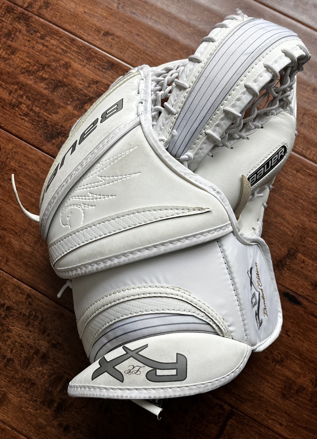 Bauer RX8 LE Goalie Catcher Intermediate size