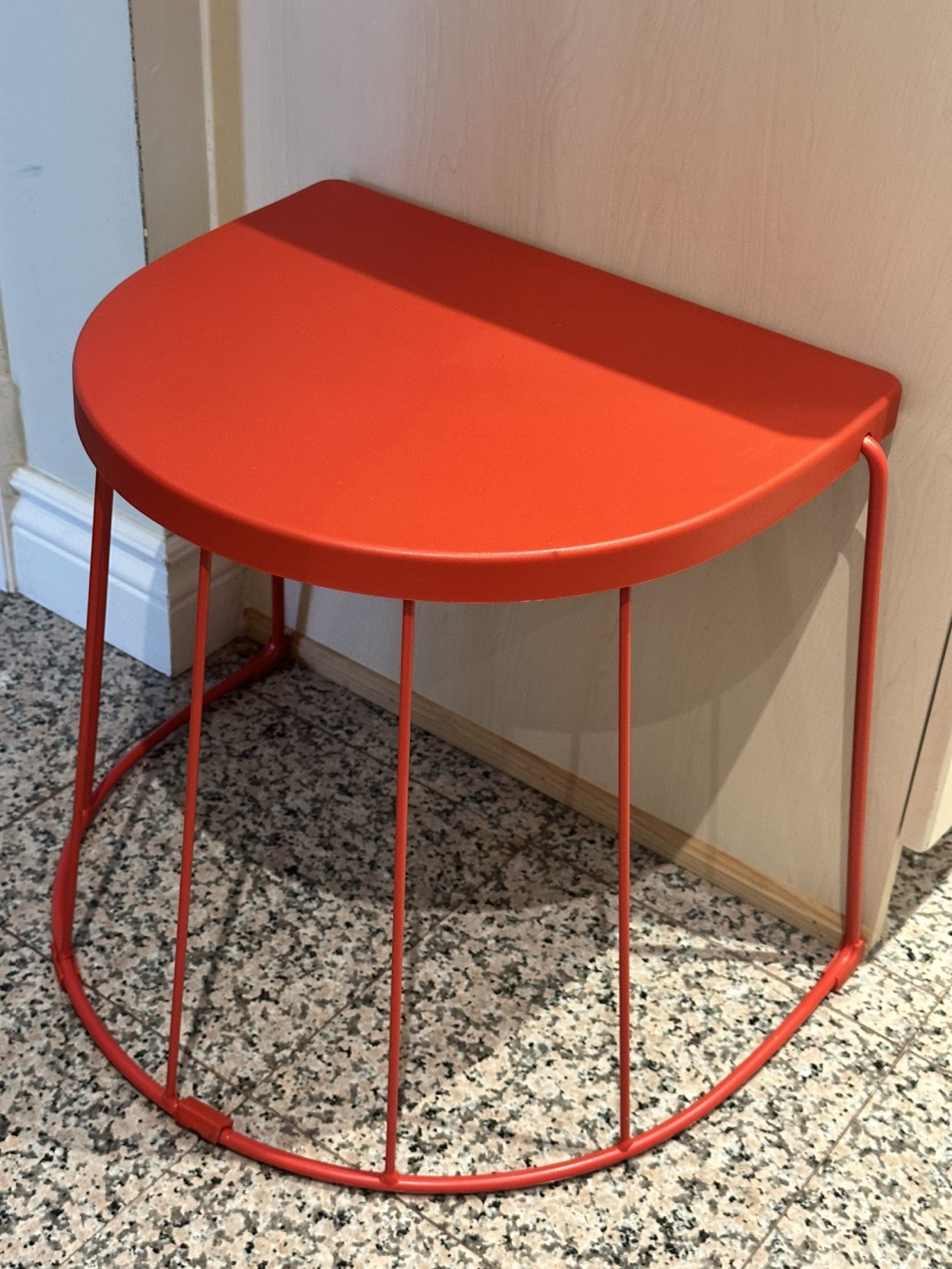 Red Half-Moon Side Table - photo 2