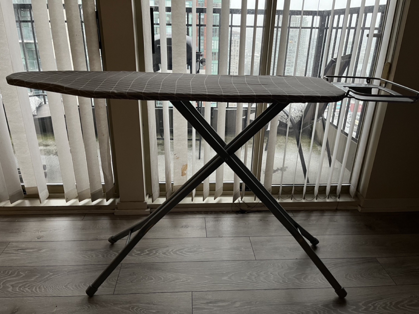 Canadian Tire adjustable quad leg ironing board - photo 2