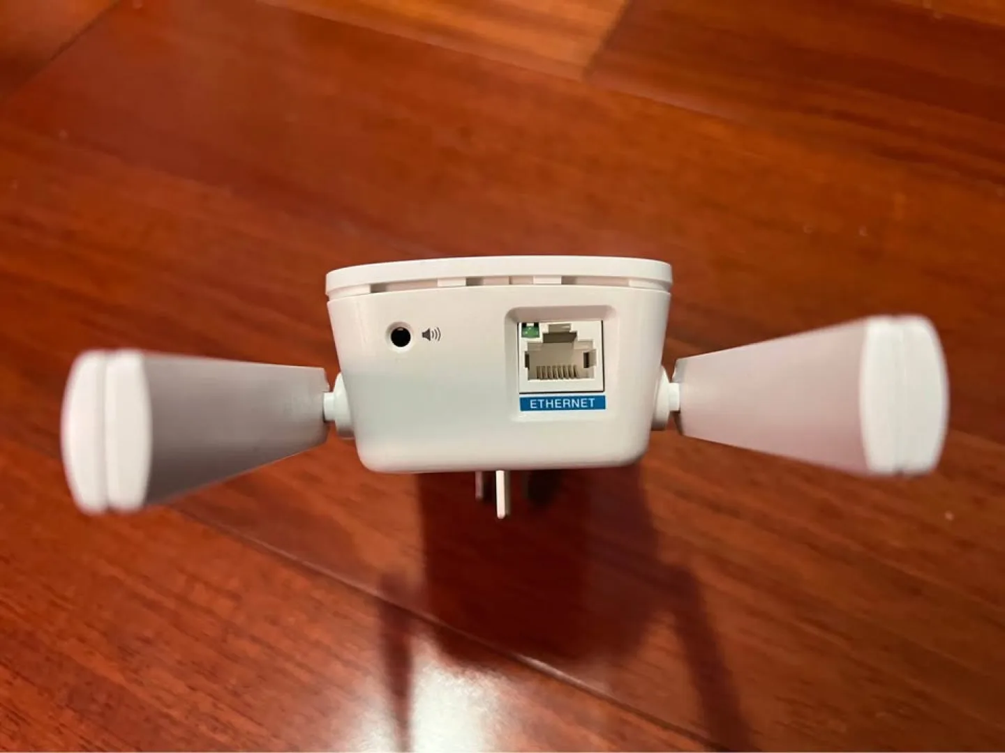 2x Wifi Extenders + Router Bundle image indicator(3)