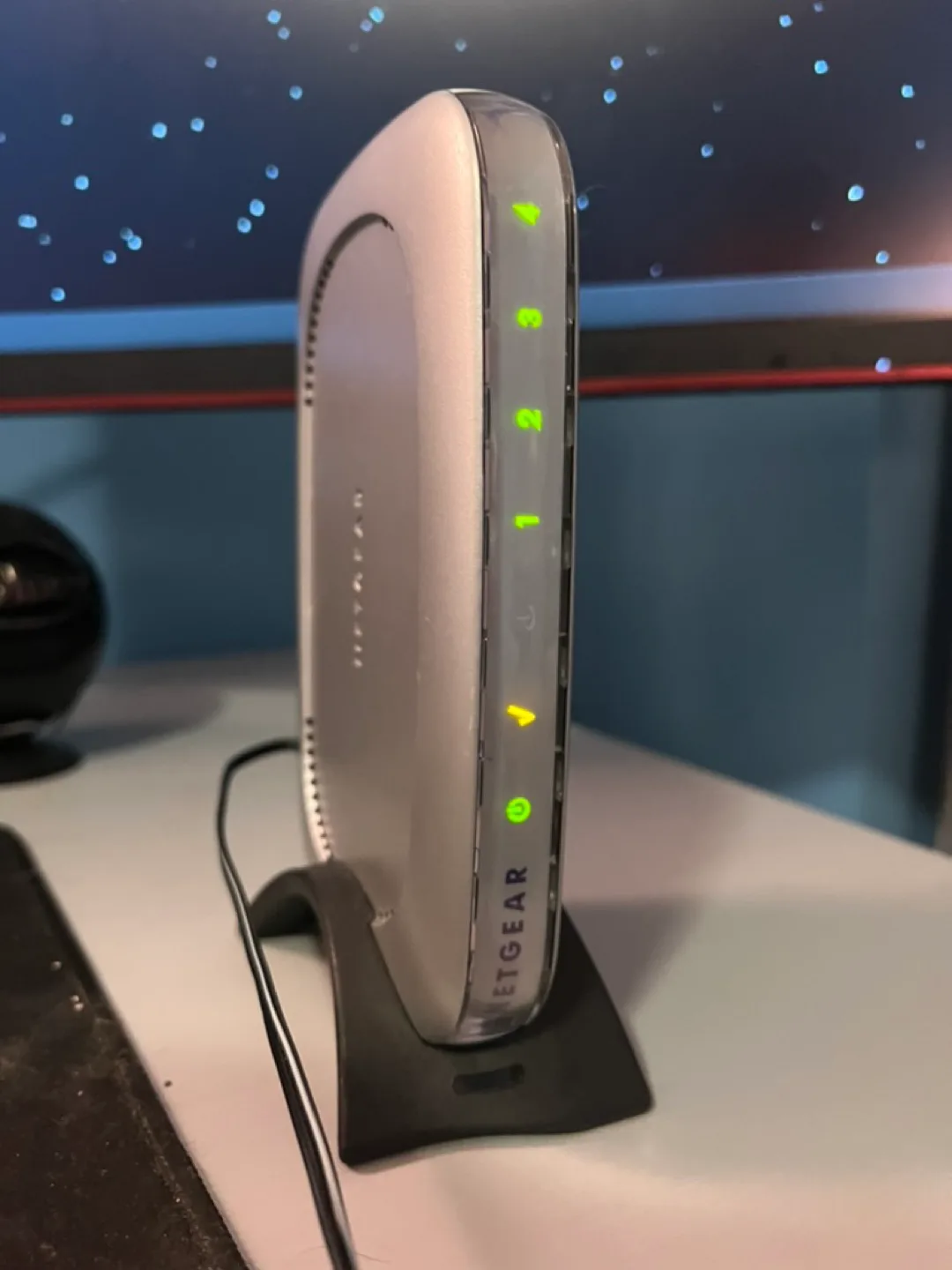 2x Wifi Extenders + Router Bundle image indicator(7)