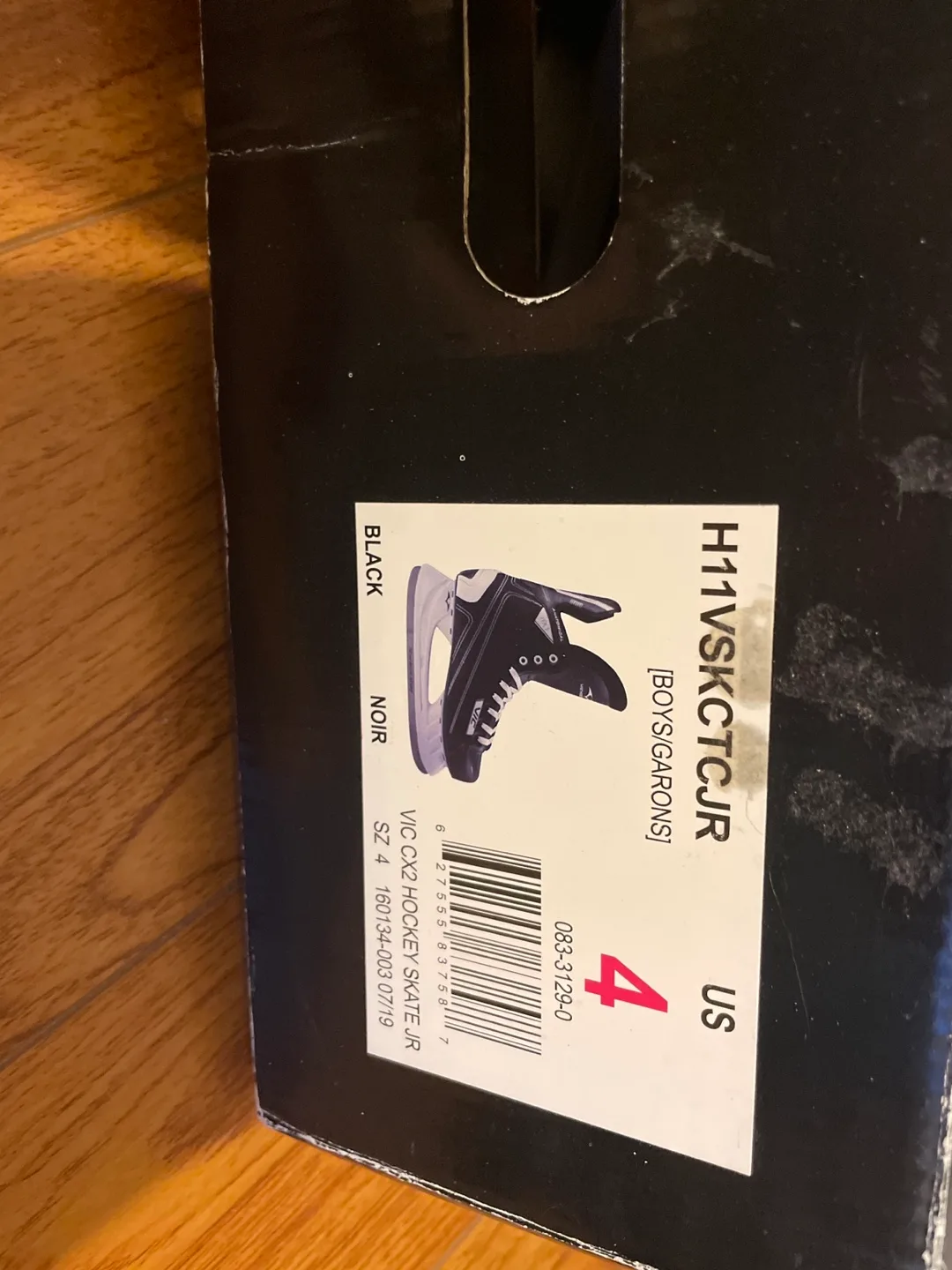 New Boys' Hockey Skates - Size 4 image indicator(2)