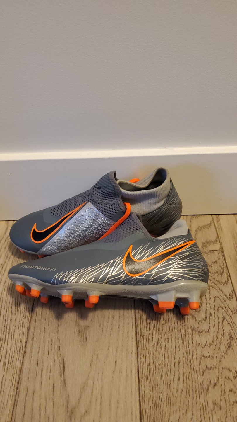Nike Phantom Vision Academy Dynamic Fit FG Soccer Cleats