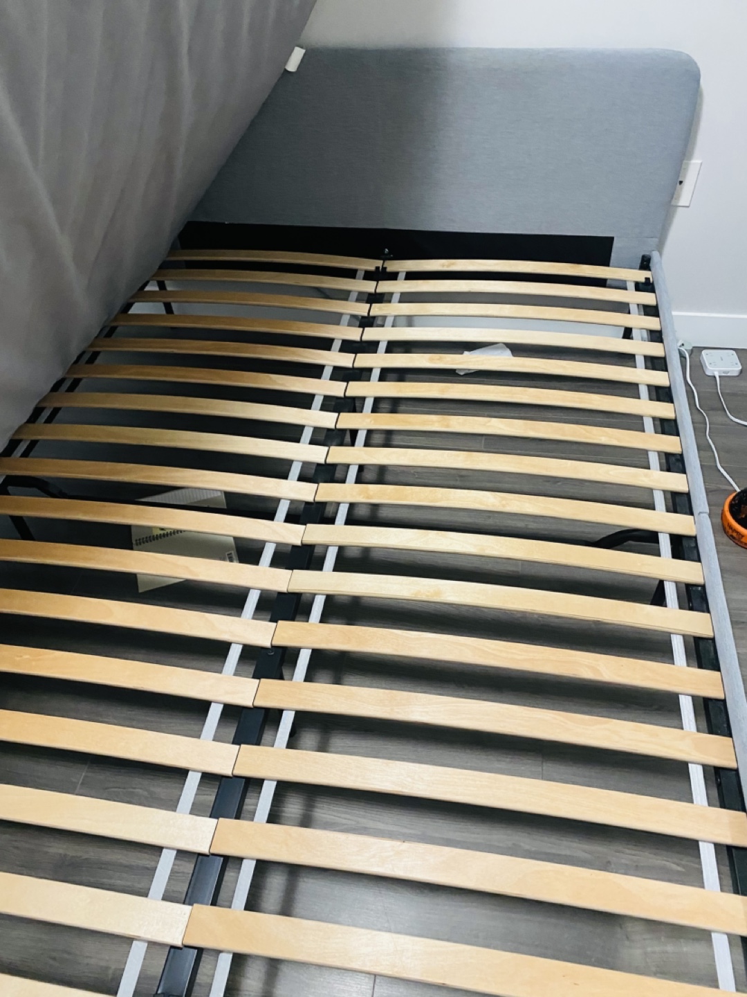 Queen Size Bed Frame with Slats and Duvet Cover - photo 2