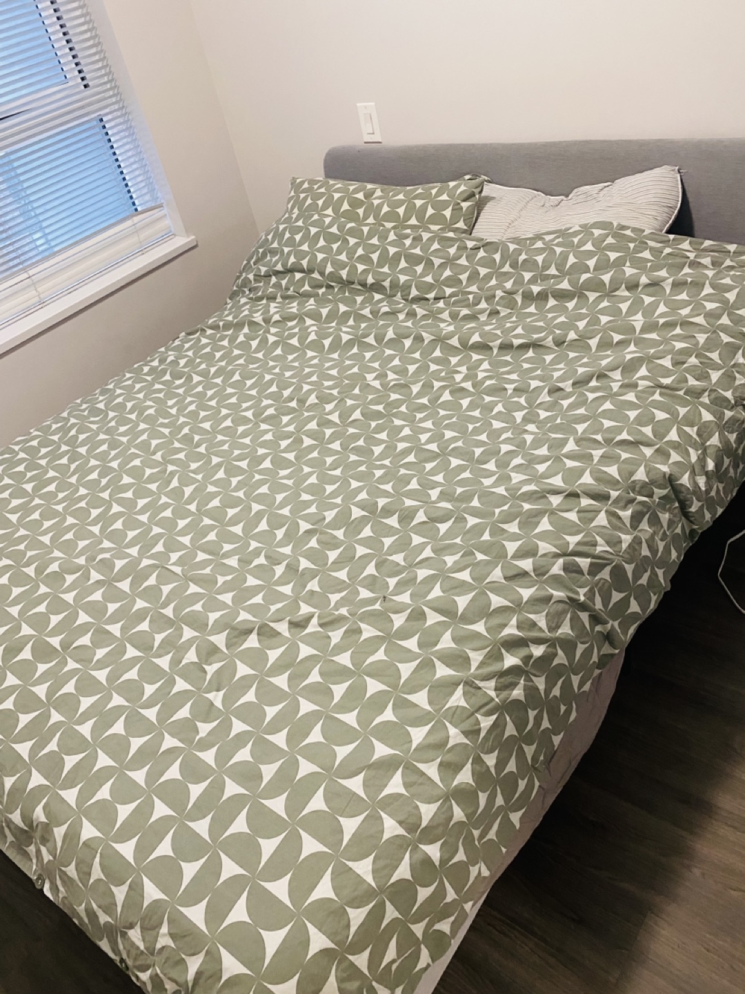Queen Size Bed Frame with Slats and Duvet Cover
