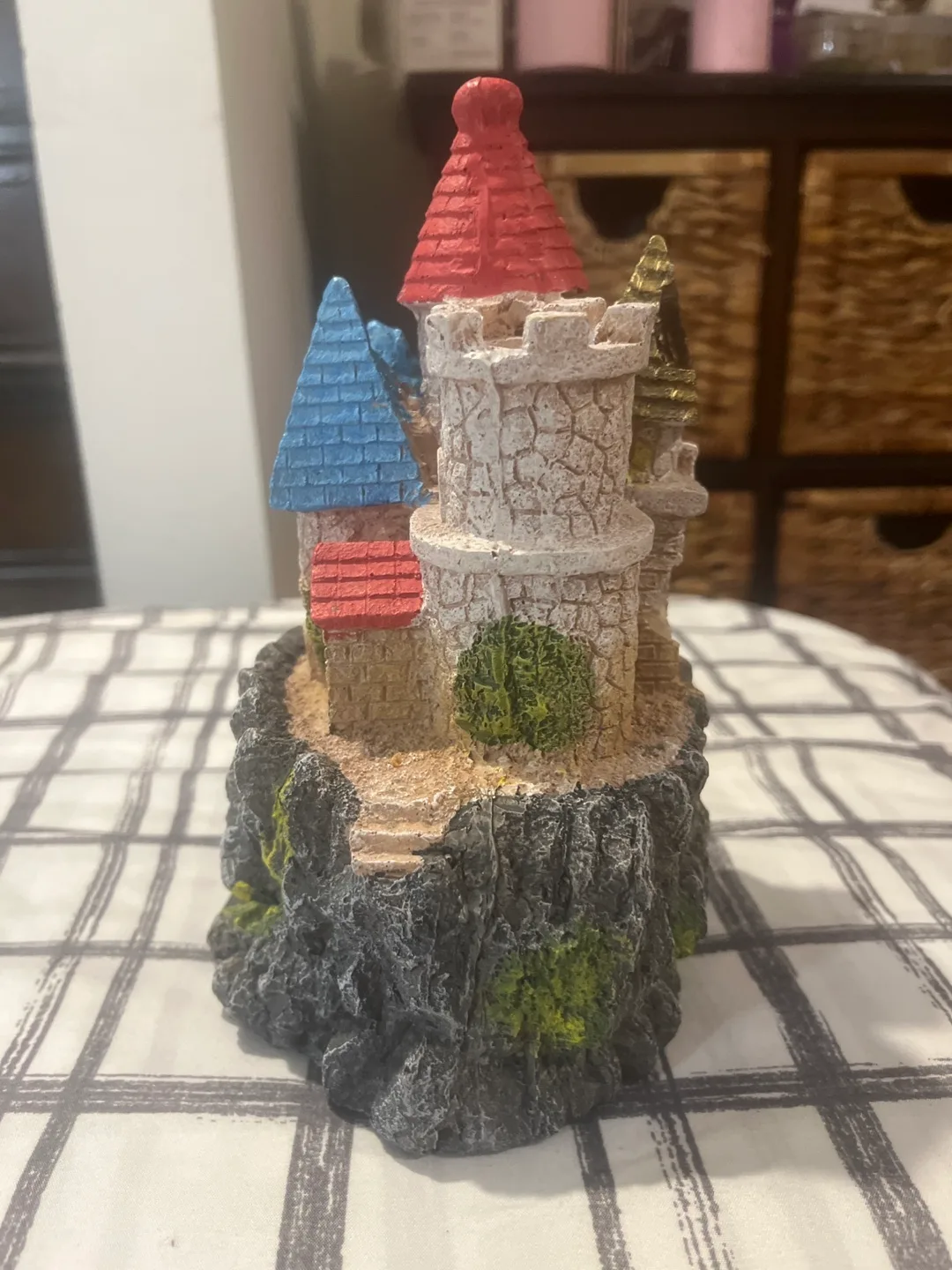 Miniature Castle Aquarium Ornament image indicator(2)