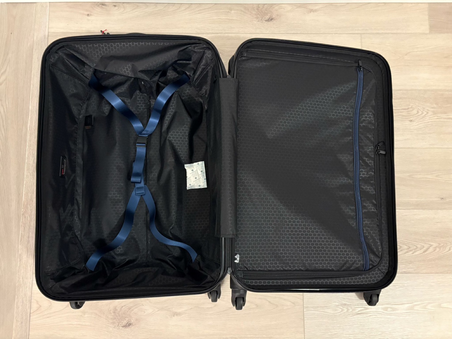 TUMI Medium Luggage - photo 2