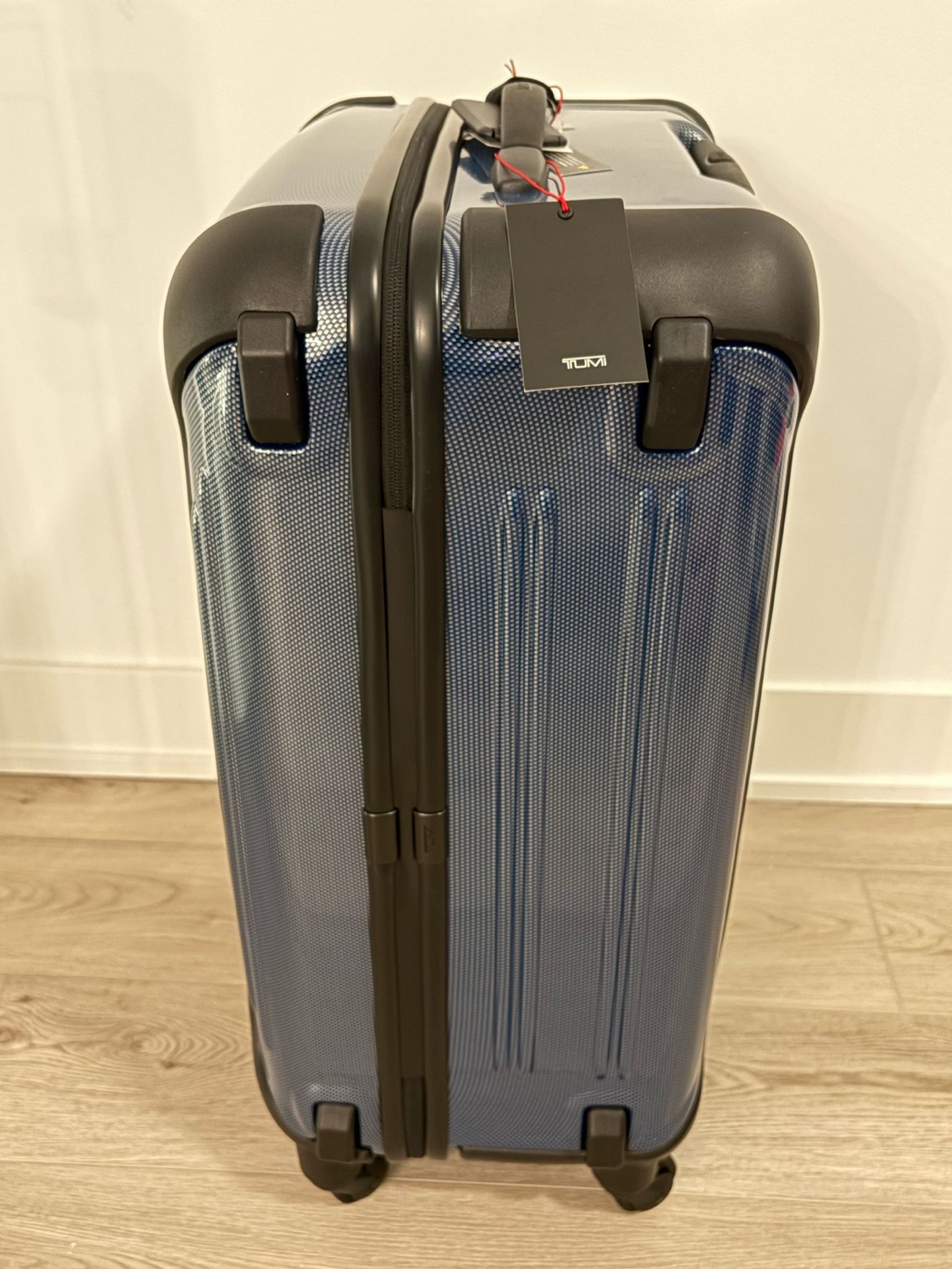 TUMI Medium Luggage - photo 5