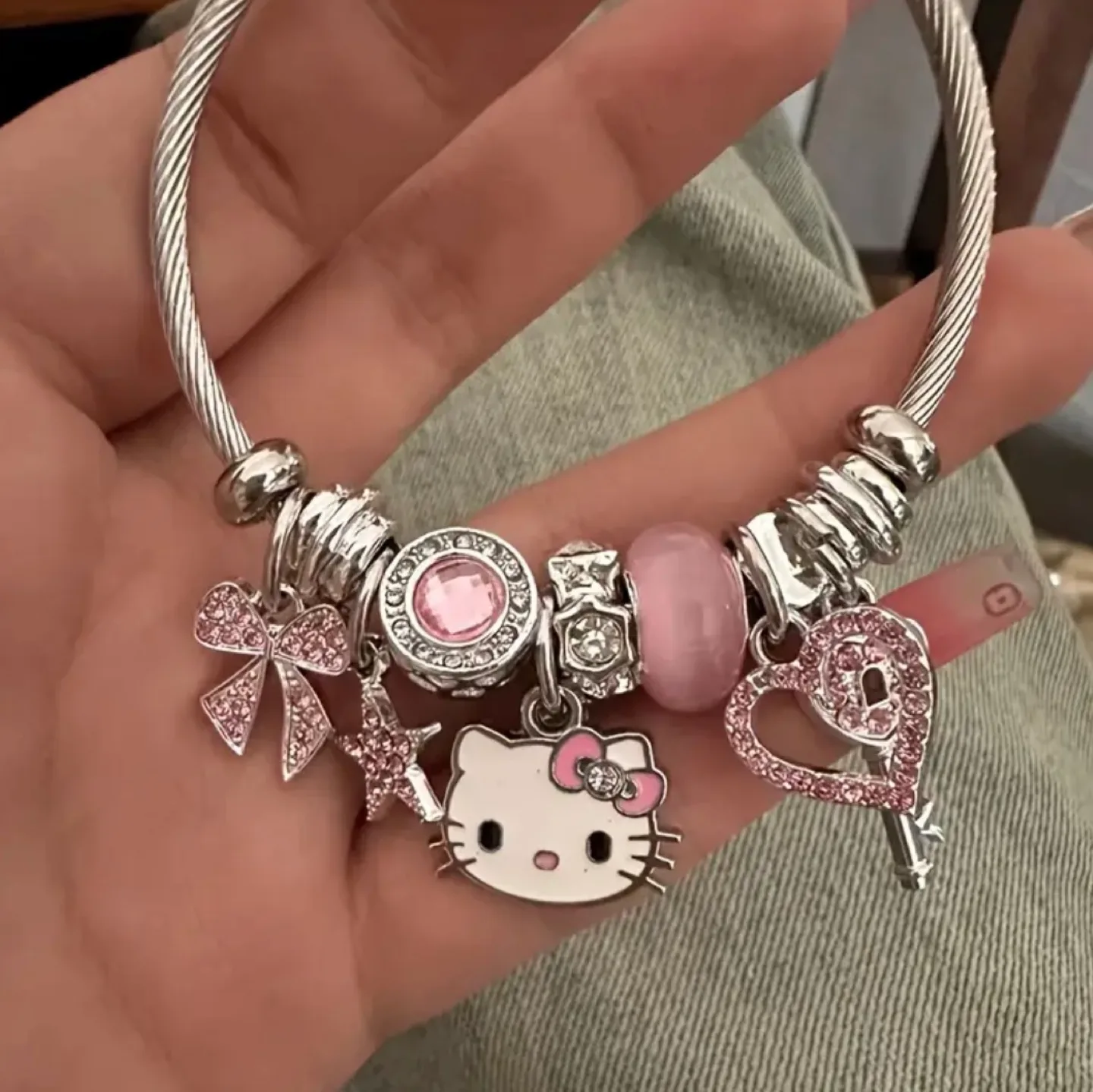 Hello Kitty Charm Bracelet image indicator(2)