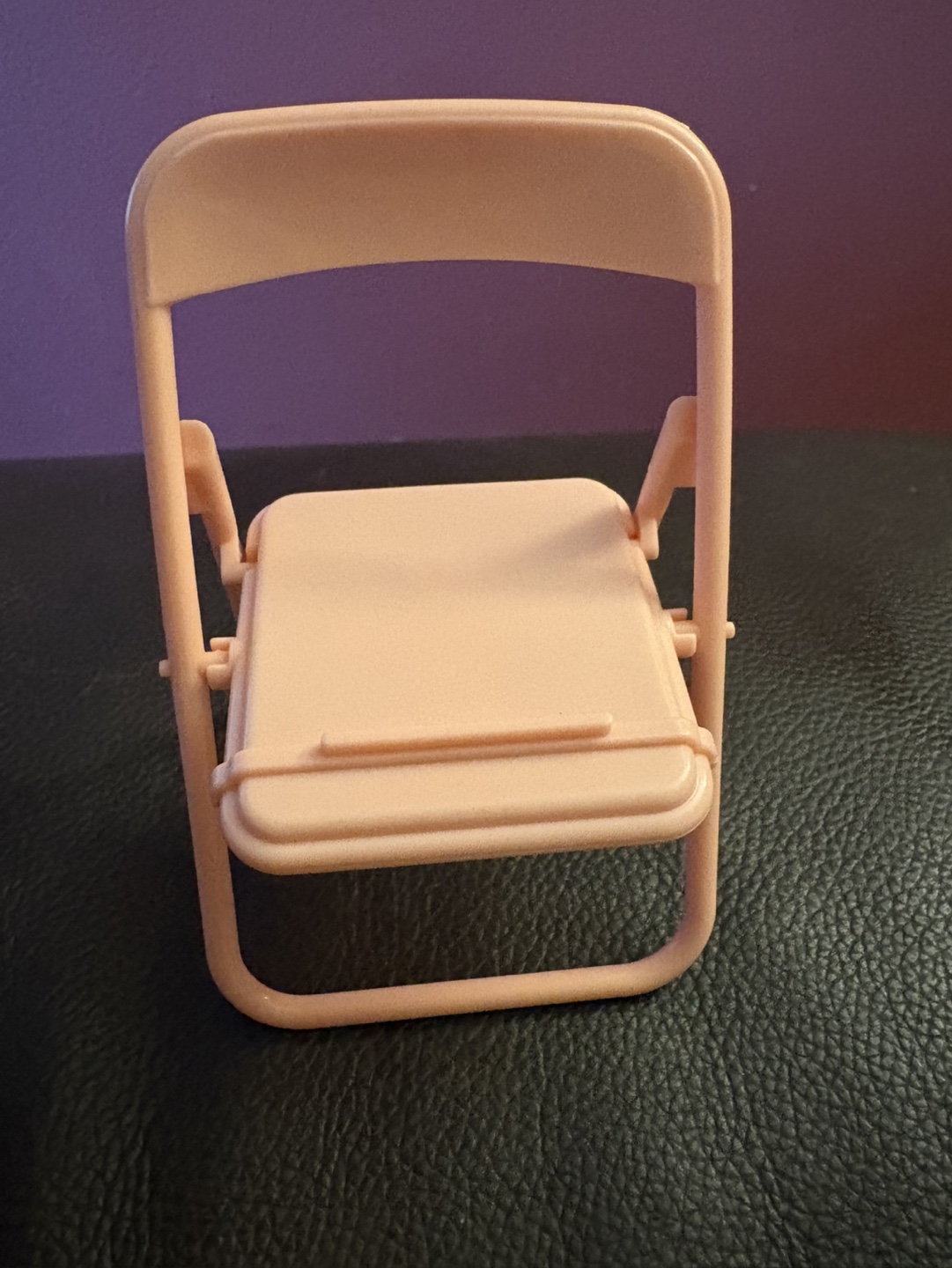 Miniature Pink Folding Chair phone holder #Freecycle