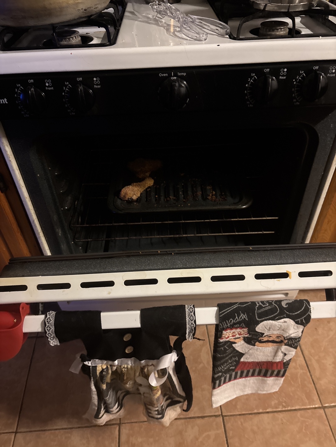 Hotpoint Gas Range - photo 2