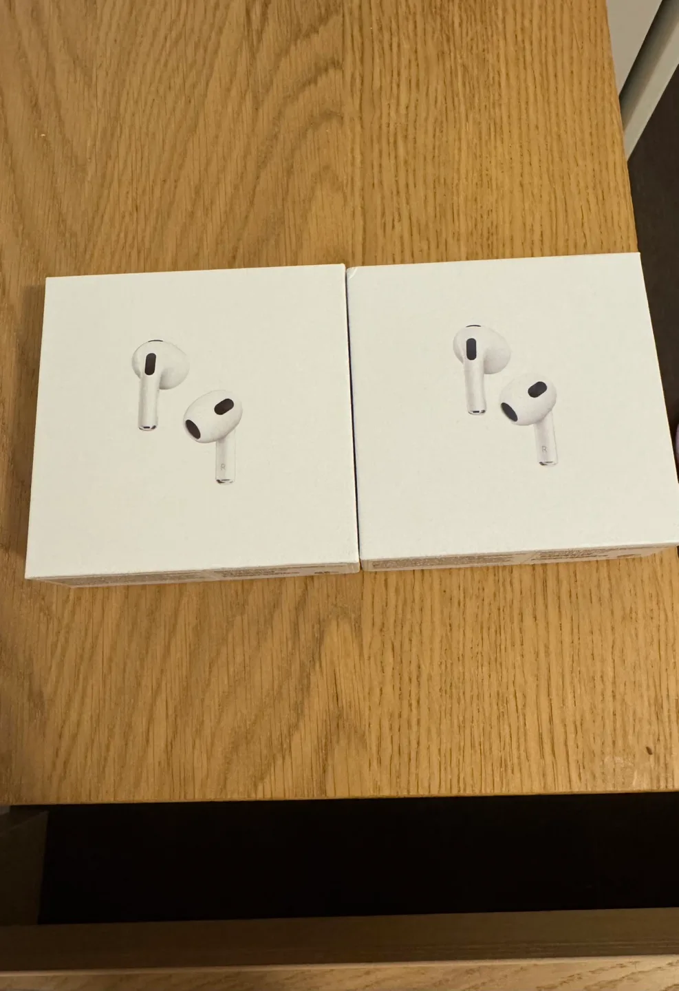 Two pairs of Apple AirPods (3rd generation) image indicator(2)