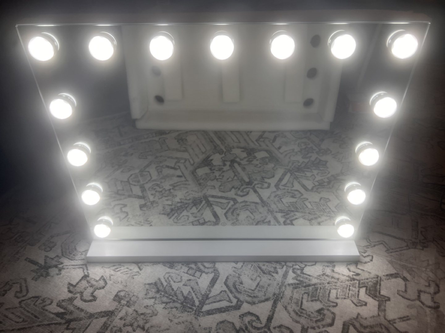 Brand new Hollywood Vanity Mirror with LED Lights - photo 3