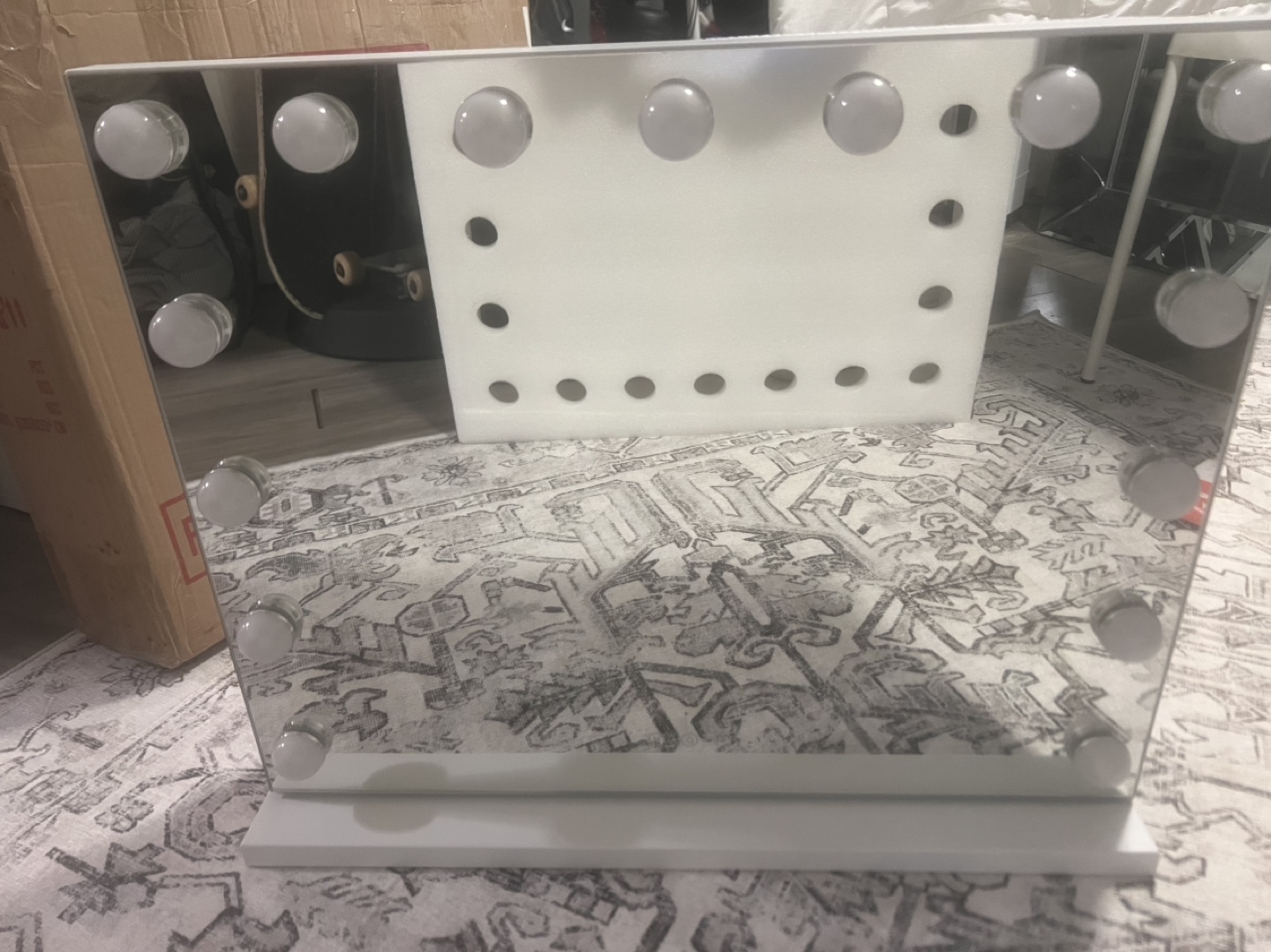 Brand new Hollywood Vanity Mirror with LED Lights