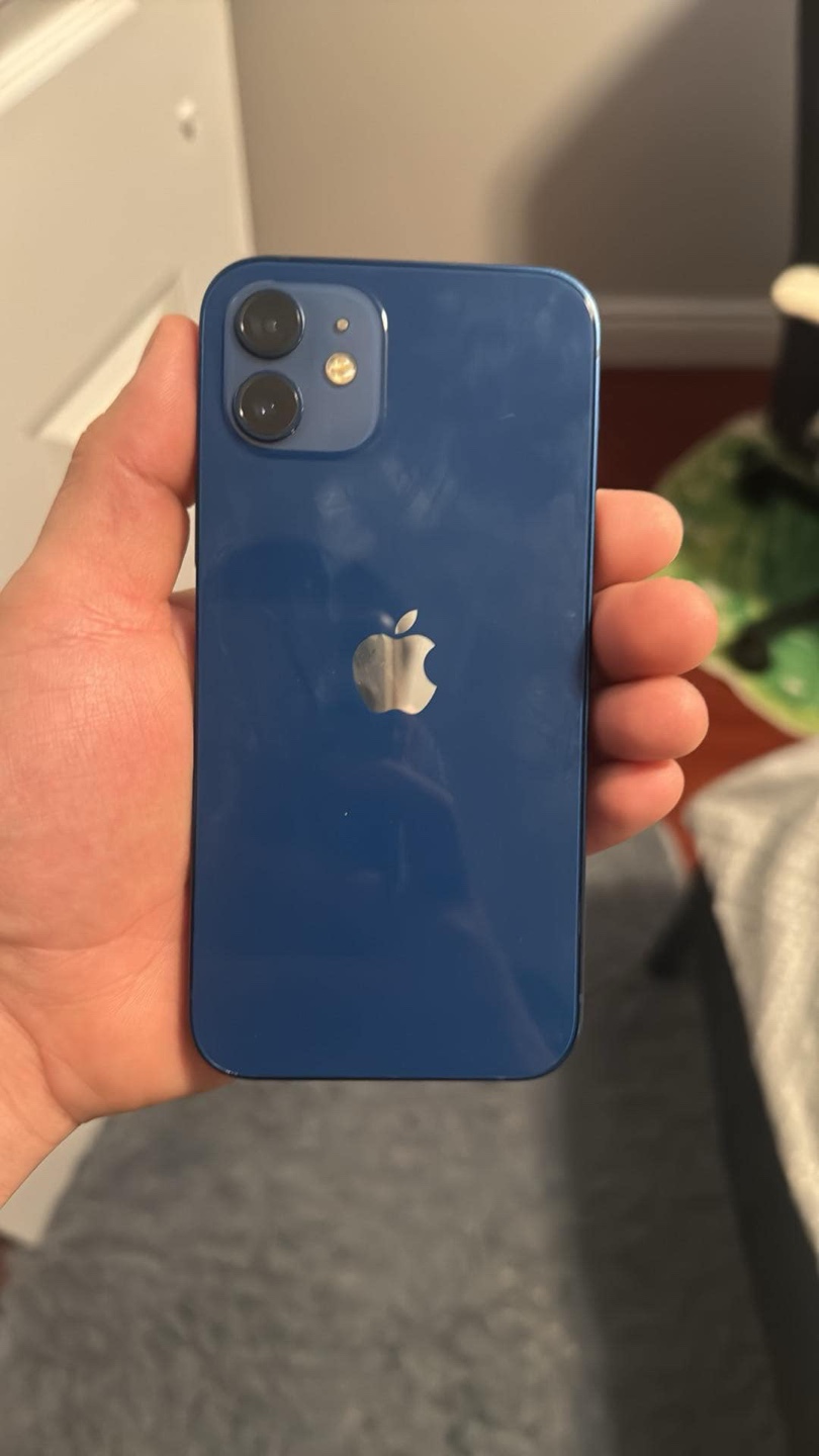 iPhone 12 - photo 2