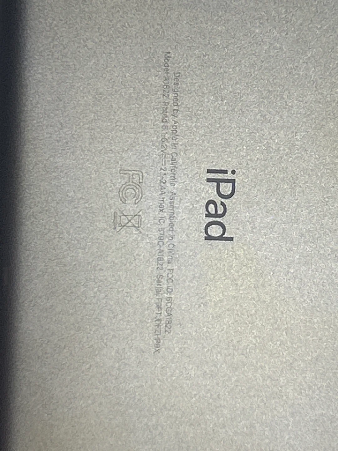 Gold iPad 5th gen image indicator(3)