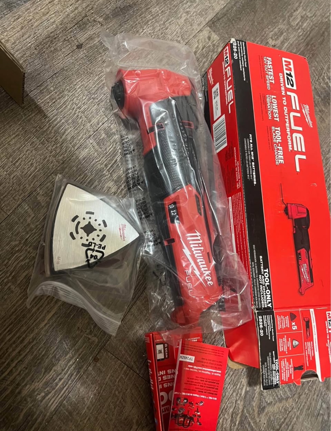 Milwaukee M12 FUEL 12V Oscillating Multi-Tool - photo 3