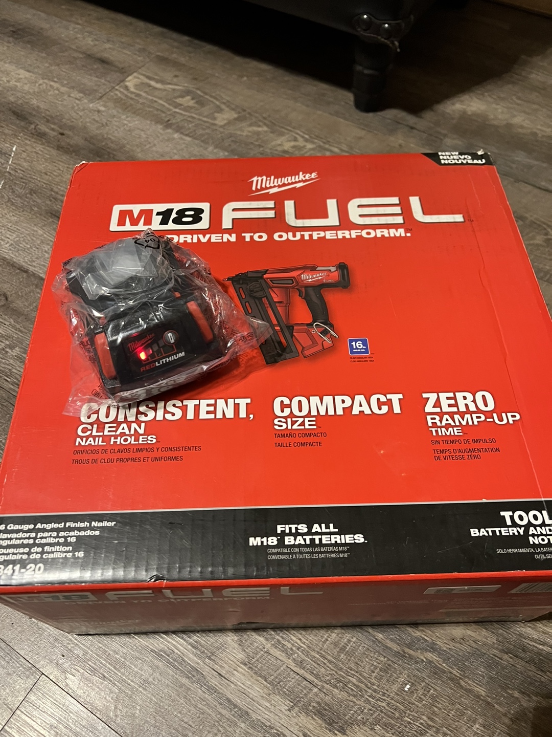 Milwaukee 16-Gauge Angled Finish Nailer With 2.0 Battery - photo 2