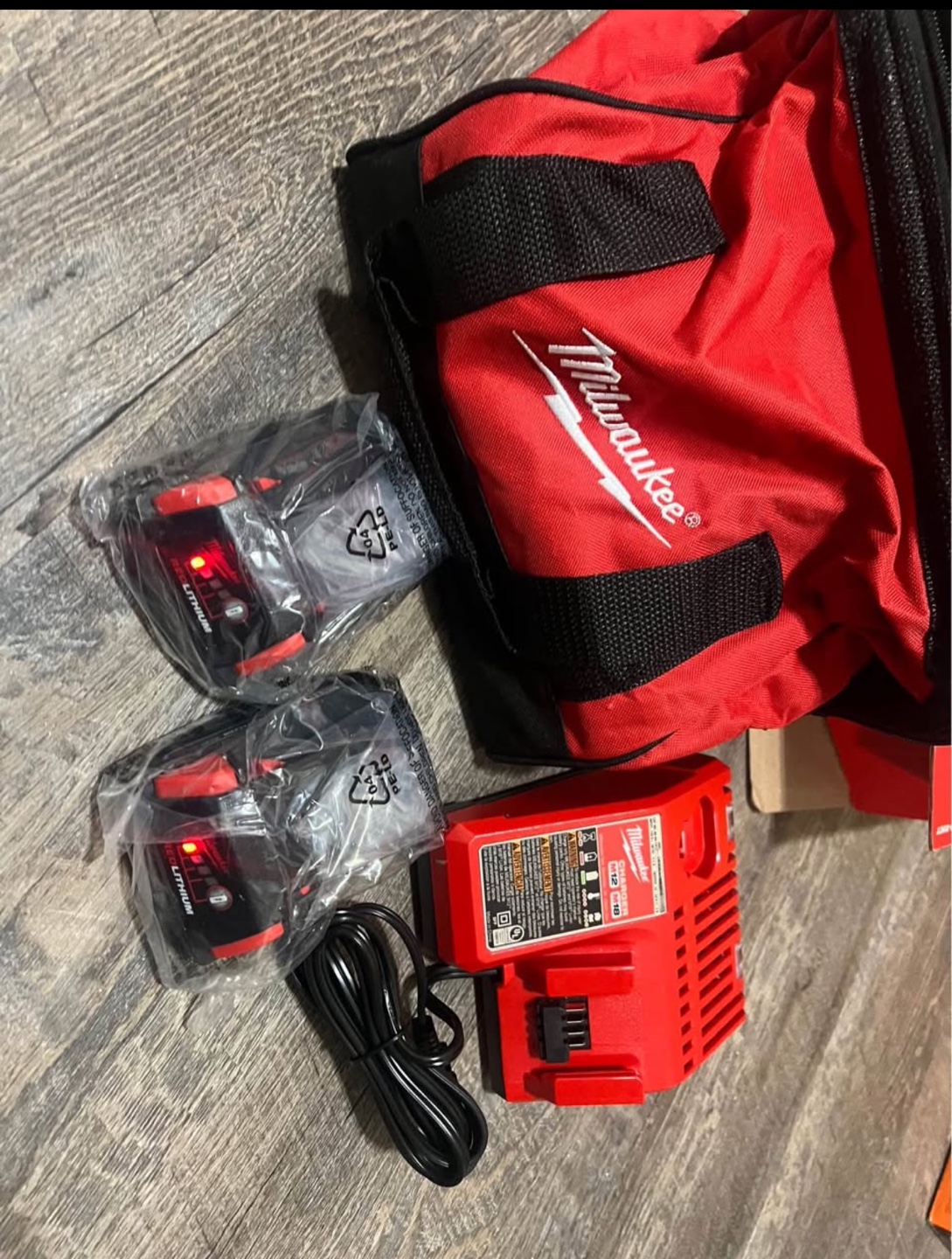 Milwaukee M18 Battery Pack (2-Pack) with Charger and Bag - photo 3