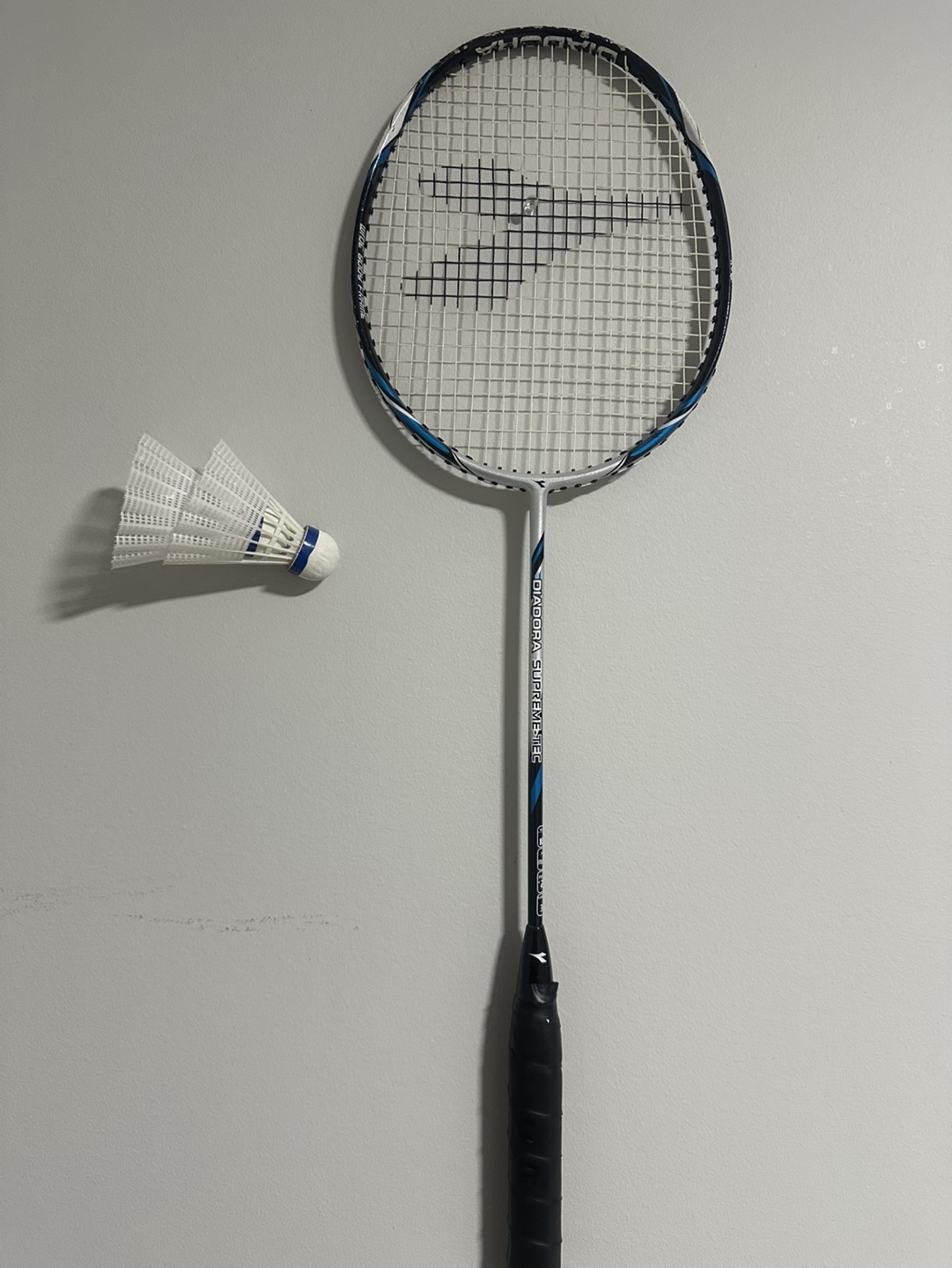 Badminton Racket  ( Free Shuttlecock )