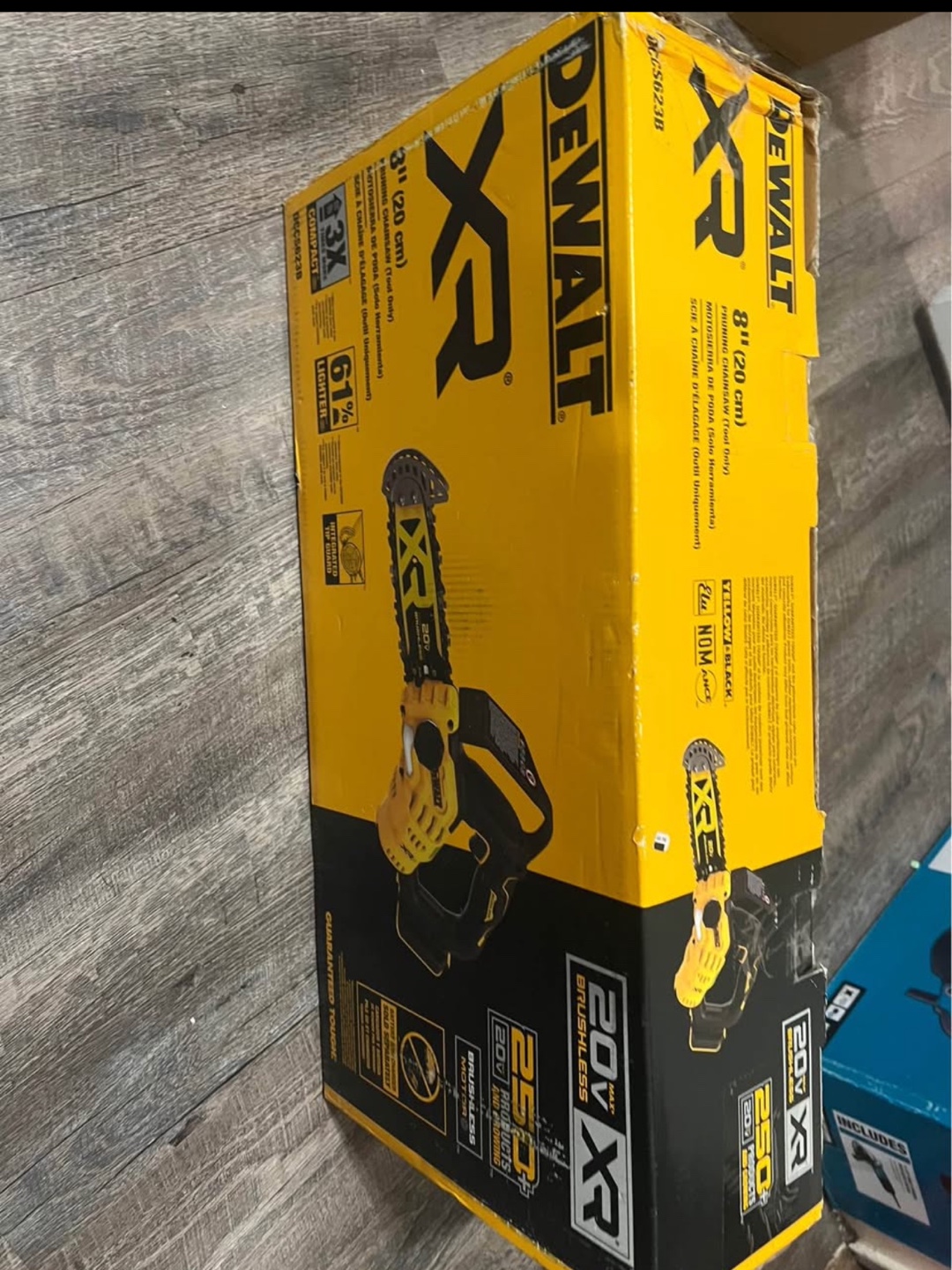 DeWalt XR 20V 8-inch Cordless Chainsaw - photo 2