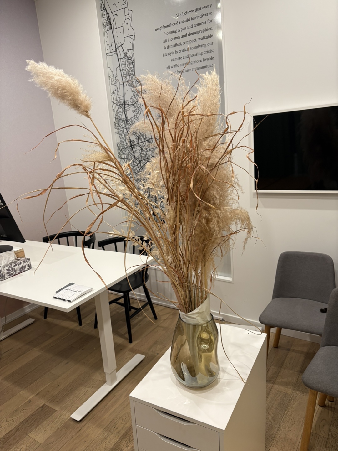 Vase with dried floral/pampas - photo 2