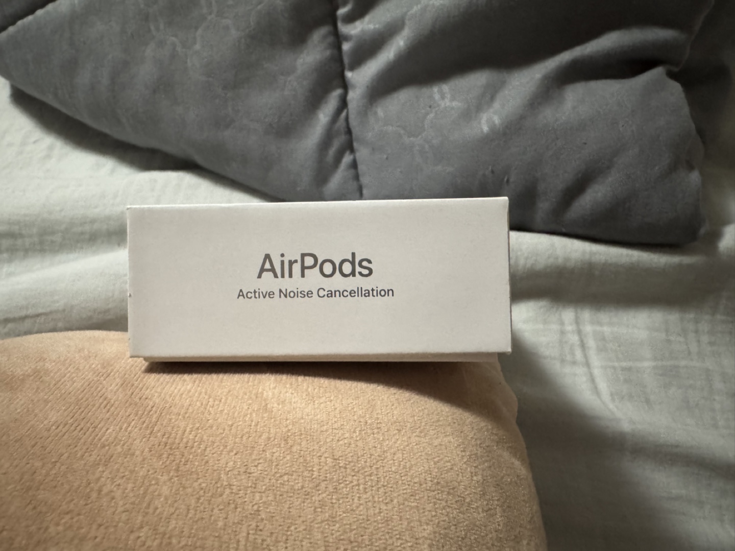 Apple AirPods 4 with Active Noise Cancellation - photo 2
