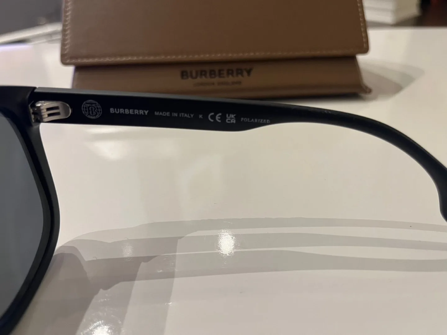 Burberry BE4396U Wren Sunglasses - Black - Polarized image indicator(5)
