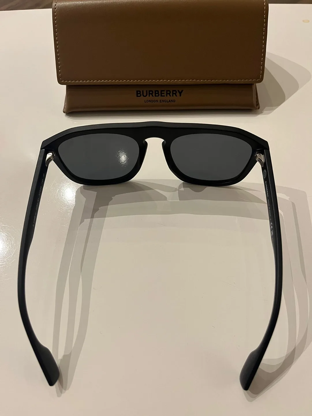 Burberry BE4396U Wren Sunglasses - Black - Polarized image indicator(3)