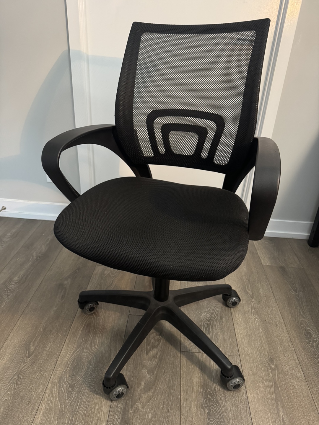 Black Mesh Office Chair with Wheels