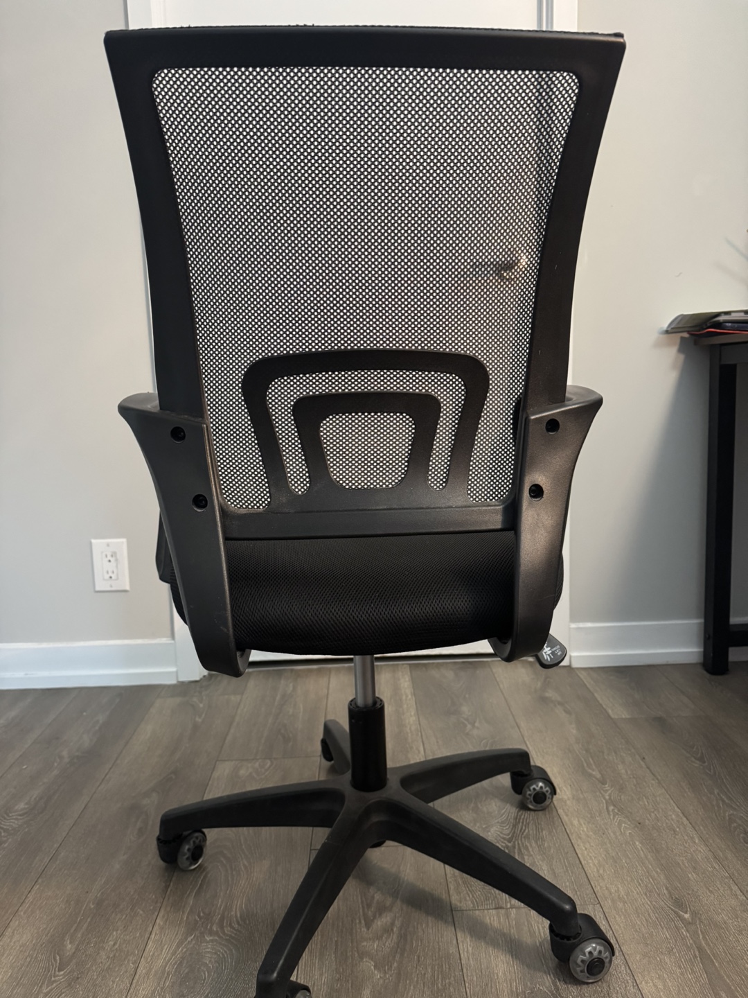 Black Mesh Office Chair with Wheels - photo 2