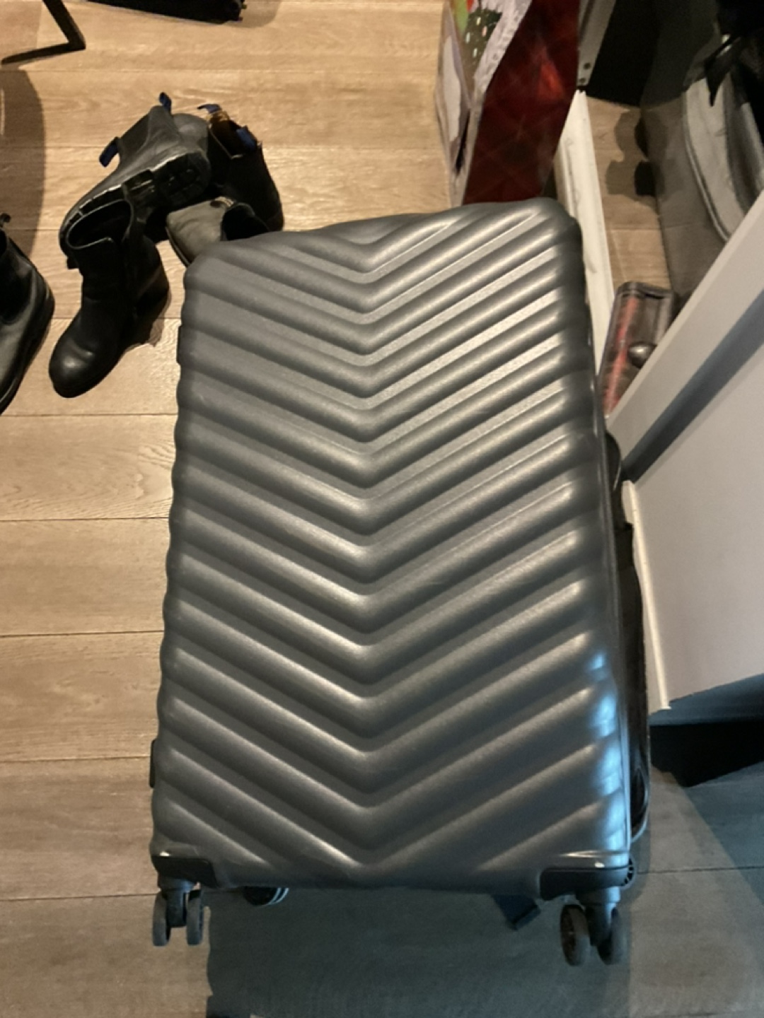 Large Hardshell Suitcase - photo 2
