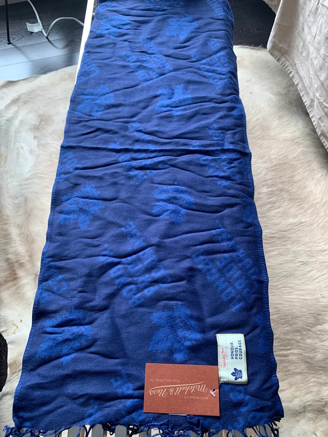 Mitchell & Ness Toronto Maple Leafs Scarf thumbnail