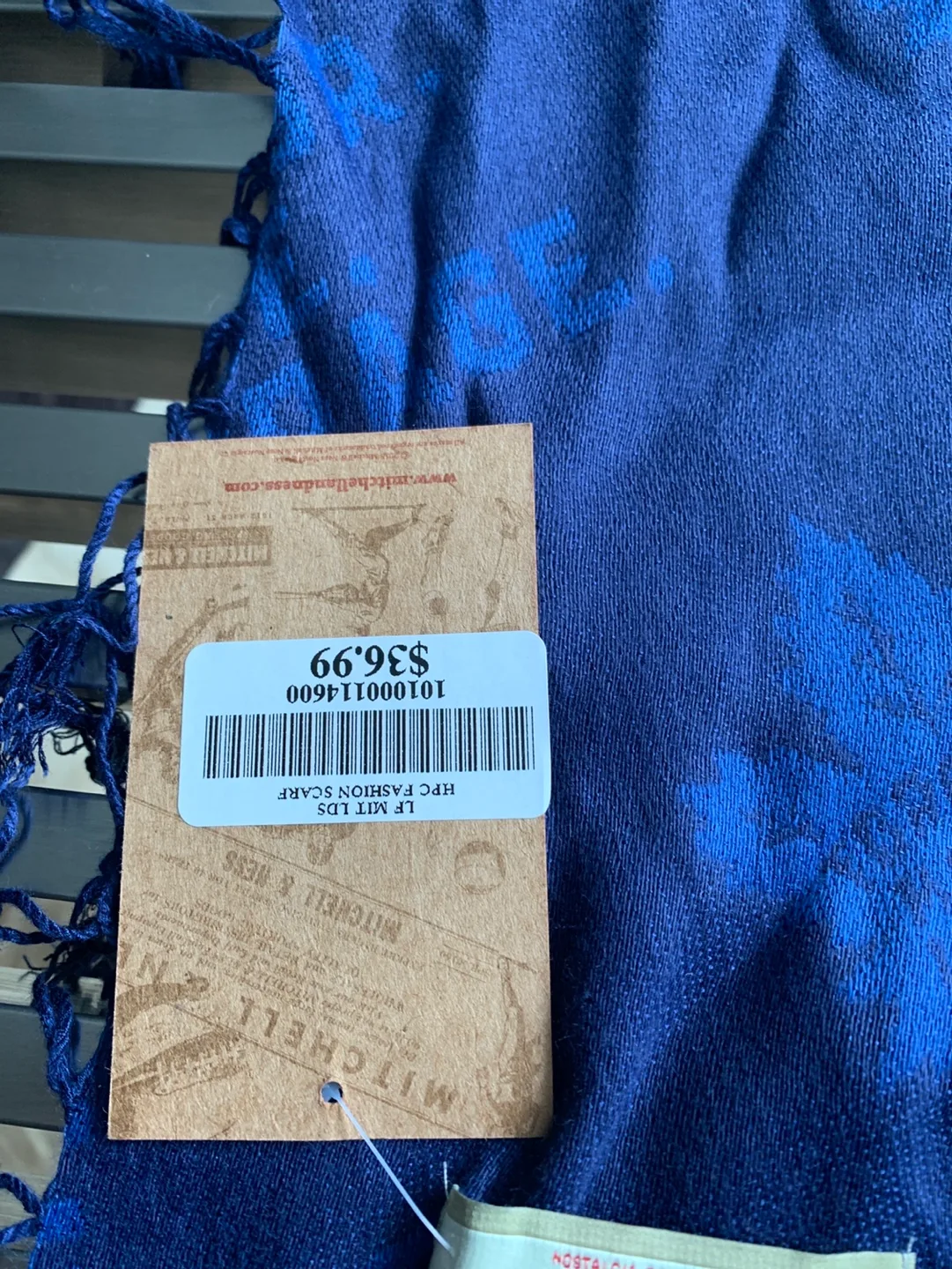 Mitchell & Ness Toronto Maple Leafs Scarf image indicator(3)